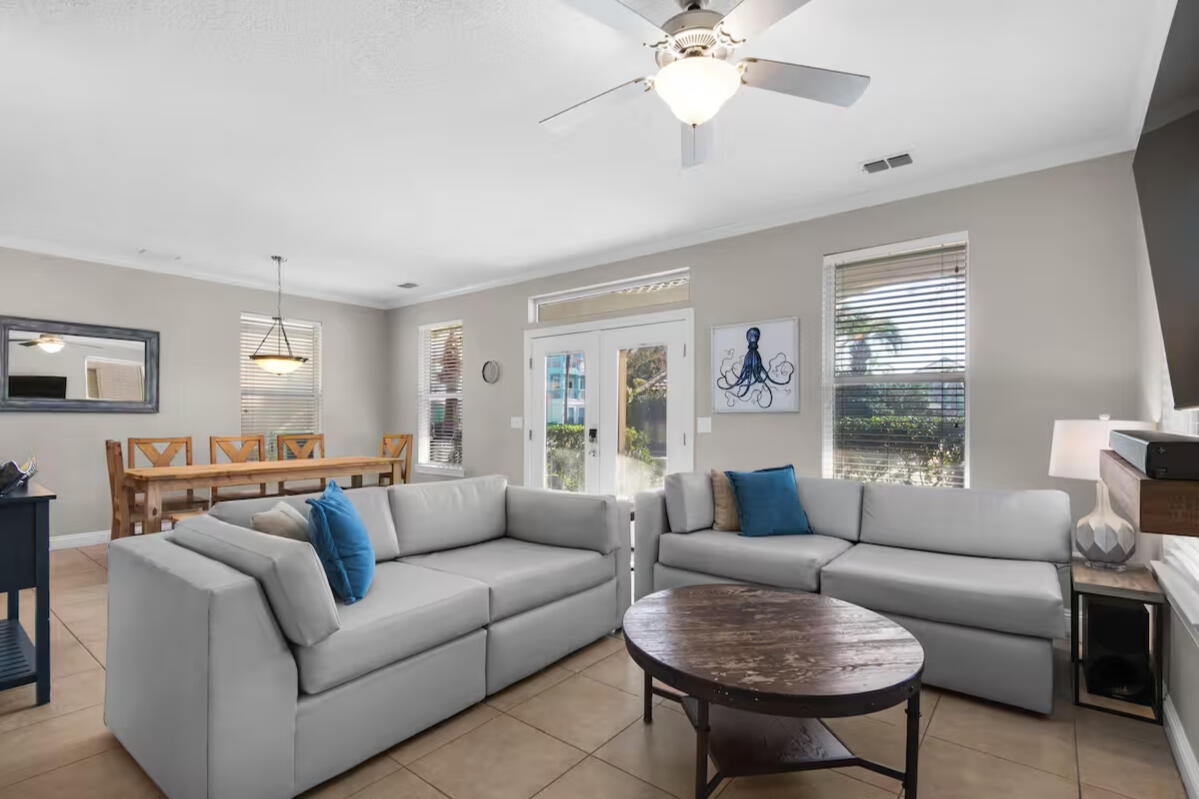 Destin Florida Vacation Rental First Floor Living Room